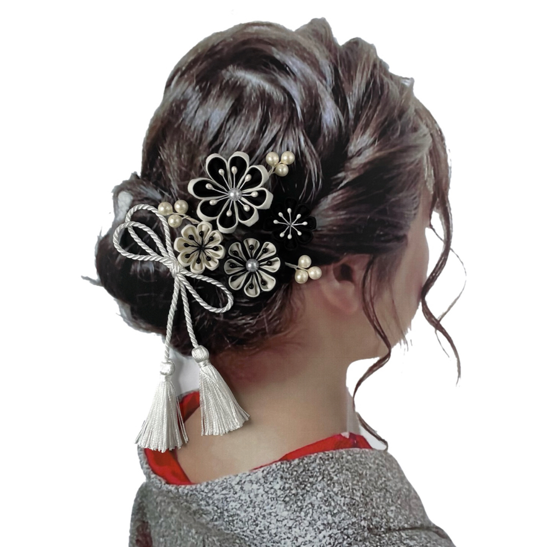 NO.Ｕ-66 レトロなお花の髪飾り ホワイトブラックＵピン 8本セット