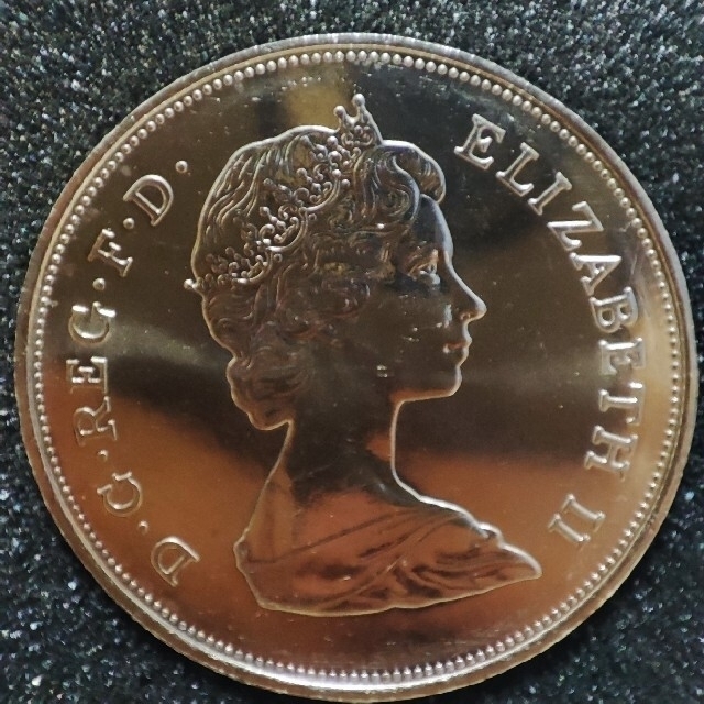 エリザベス女王の母エリザベス王太后 ８０歳記念銀貨