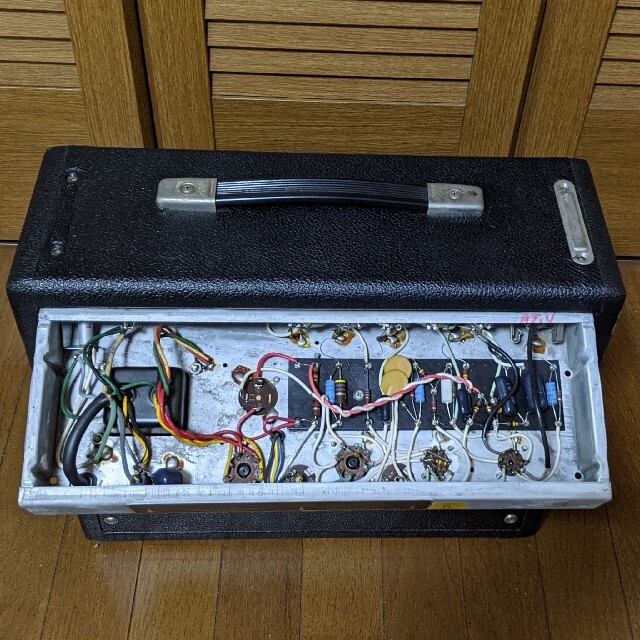 Fender(フェンダー)の1978年 Fender Vibro Champ Silver Face 楽器のギター(ギターアンプ)の商品写真