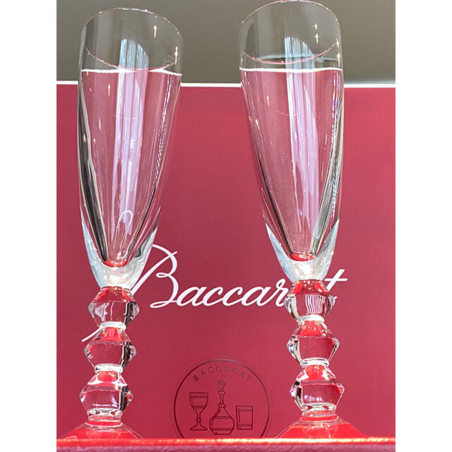 Baccarat(バカラ)のぴあんちさん専用！ベガ　シャンパンフルート　シャンパングラス ペア　未使用品 インテリア/住まい/日用品のキッチン/食器(グラス/カップ)の商品写真