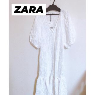 ザラ(ZARA)のZARA 刺繍ワンピースホワイト(ロングワンピース/マキシワンピース)