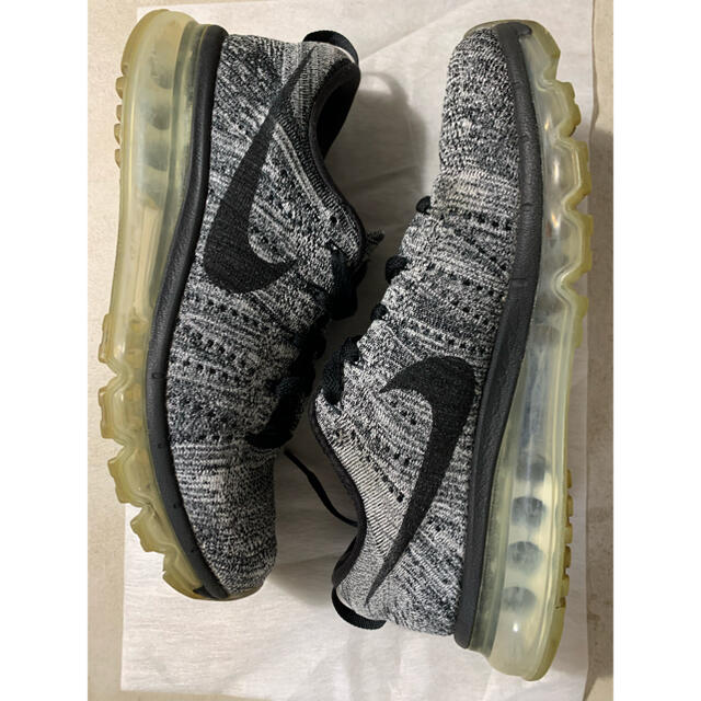 NIKE(ナイキ)のNIKE FLYKNIT MAX "Oreo" 26 メンズの靴/シューズ(スニーカー)の商品写真