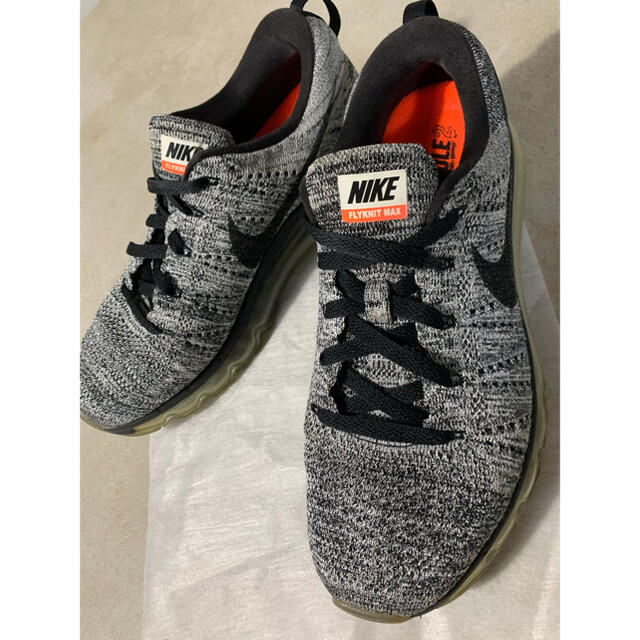 NIKE(ナイキ)のNIKE FLYKNIT MAX "Oreo" 26 メンズの靴/シューズ(スニーカー)の商品写真