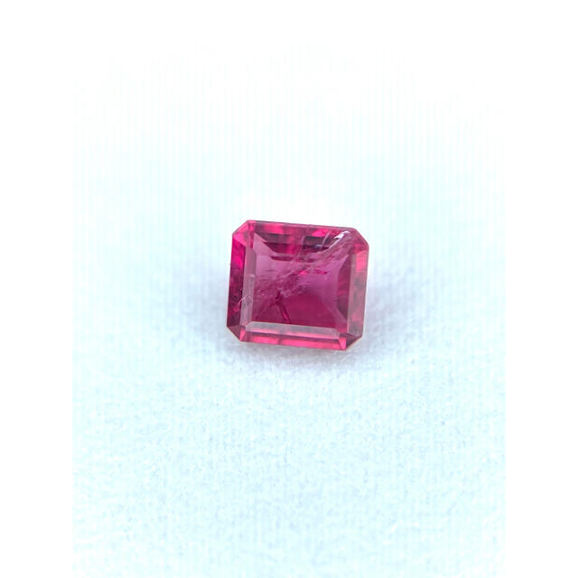 レッドベリル 0.125ct★テリ鮮やか