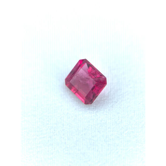 レッドベリル 0.125ct★テリ鮮やか