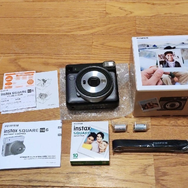 【新品未開封】FUJI FILM INSTAX SQ 6 グレーFUJIFILM