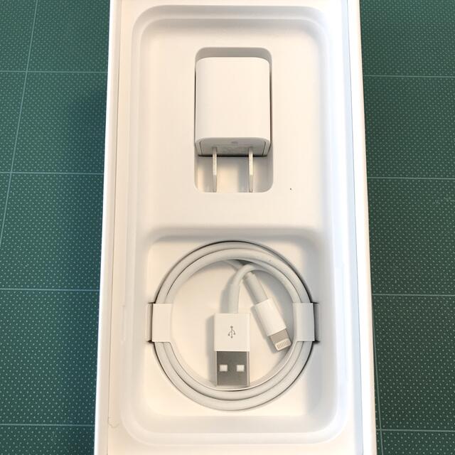 iPhone(アイフォーン)のiPhone  純正充電器　Apple 未使用品 スマホ/家電/カメラのスマートフォン/携帯電話(バッテリー/充電器)の商品写真