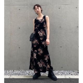 新品未使用 MOUSSY ベルベット フラワー ワンピース