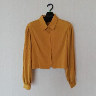 ザラ(ZARA)のZARA ショート丈シャツブラウス　マスタード　秋(シャツ/ブラウス(長袖/七分))