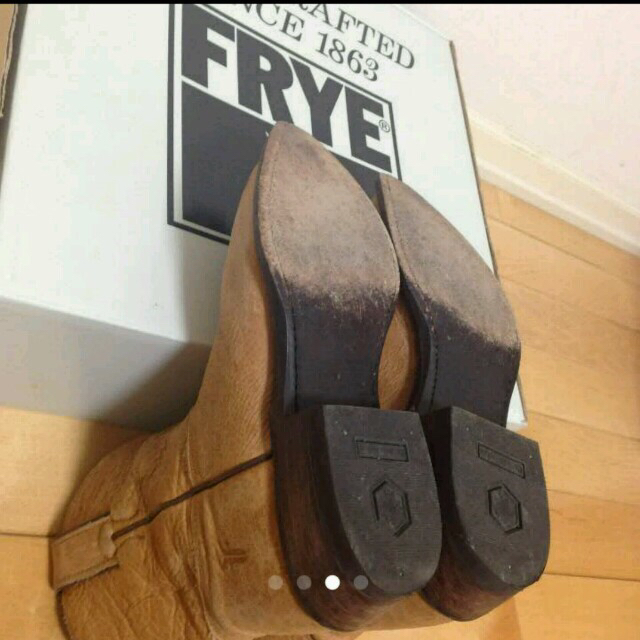 FRYE フライ ウエスタンブーツ ショートブーツ キャメル 茶 ベージュ レディースの靴/シューズ(ブーツ)の商品写真