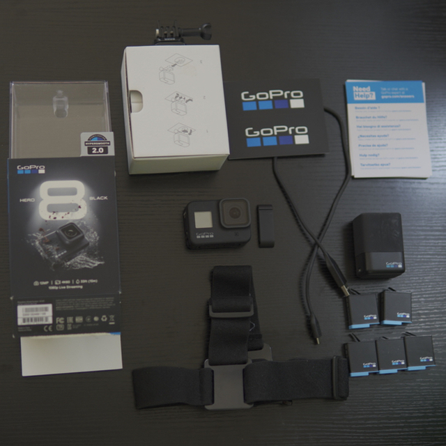 GoPro(ゴープロ)のGoPro　HERO8ブラック バッテリーチャージャー&バッテリー5個+　 スマホ/家電/カメラのカメラ(ビデオカメラ)の商品写真