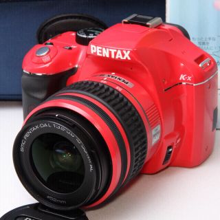 ペンタックス(PENTAX)の❤️極上品❤️美レッド❤️ペンタックス k-x❤️新品カメラバッグ&参考本付き(デジタル一眼)