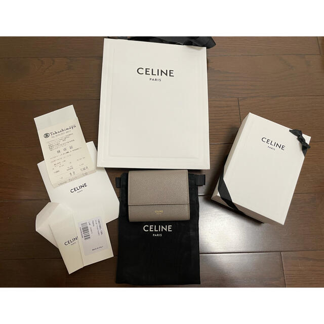 CELINE スモール トリフォールドウォレット グレインドカーフスキン　ペブル