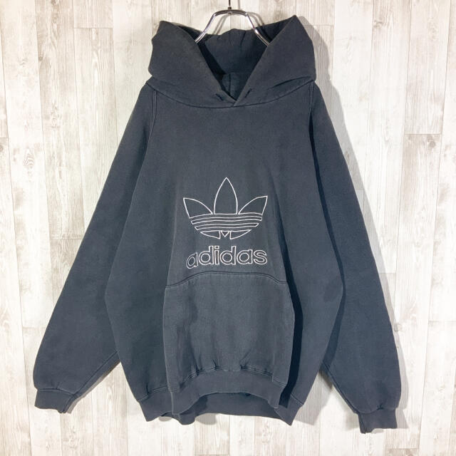 adidas - 【USA製】アディダス ヴィンテージ センター刺繍ロゴ スウェットパーカーの通販 by 古着屋Release(フォロワー割引)| アディダスならラクマ adidas - 【USA製】アディダス ヴィンテージ センター刺繍ロゴ スウェットパーカーの通販 by 古着屋Release(フォロワー割引)| アディダスならラクマ