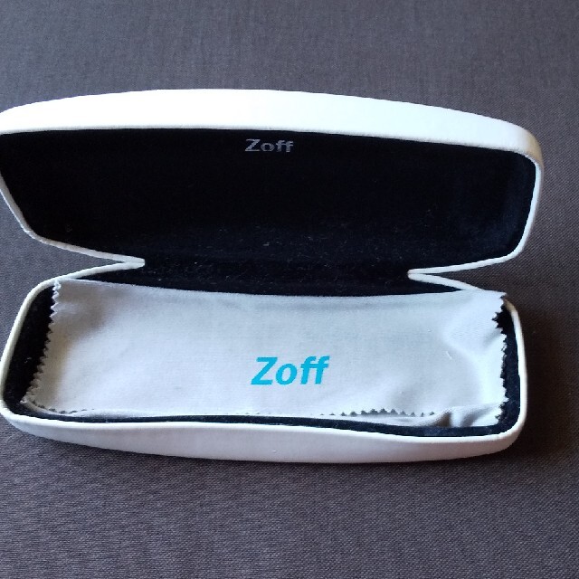 Zoff(ゾフ)のzoff めがねケース　2個　白+水色 レディースのファッション小物(サングラス/メガネ)の商品写真