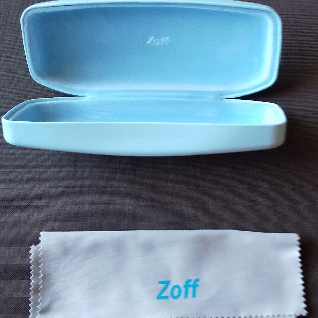 Zoff(ゾフ)のzoff めがねケース　2個　白+水色 レディースのファッション小物(サングラス/メガネ)の商品写真