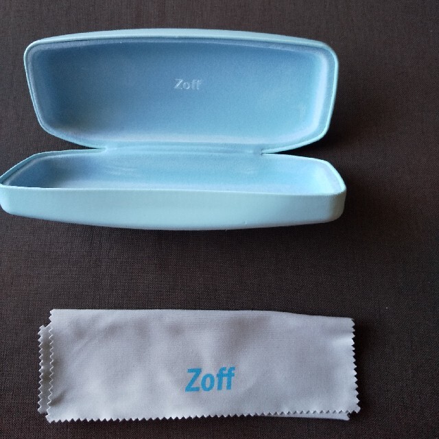 Zoff(ゾフ)のzoff めがねケース　2個　白+水色 レディースのファッション小物(サングラス/メガネ)の商品写真