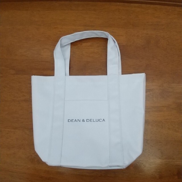 DEAN & DELUCA(ディーンアンドデルーカ)のお値下げ！新品未使用 DEAN&DELUCA マーケットトート S レディースのバッグ(トートバッグ)の商品写真