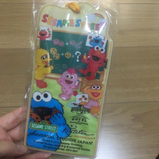 セサミストリート(SESAME STREET)のユニバーサル　エルモ　パスケース(キャラクターグッズ)