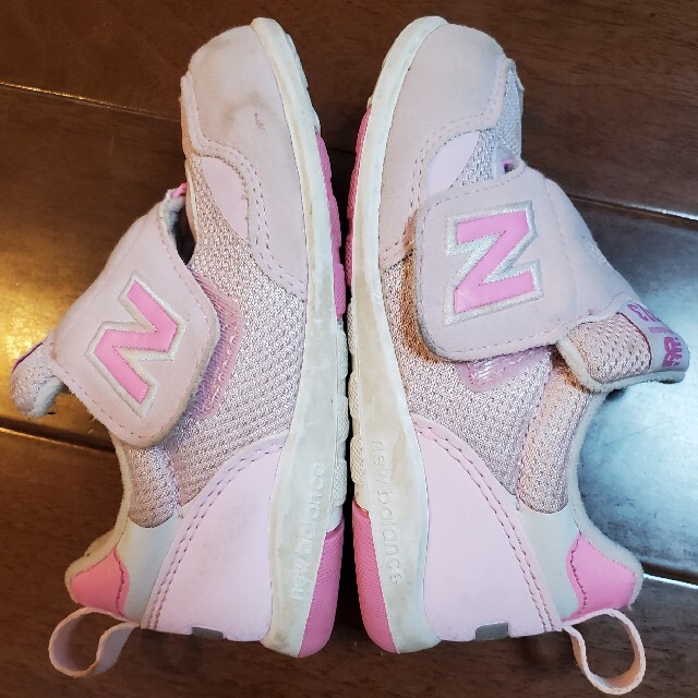 New Balance(ニューバランス)のニューバランス　ベビー　13.5 ピンク キッズ/ベビー/マタニティのベビー靴/シューズ(~14cm)(スニーカー)の商品写真