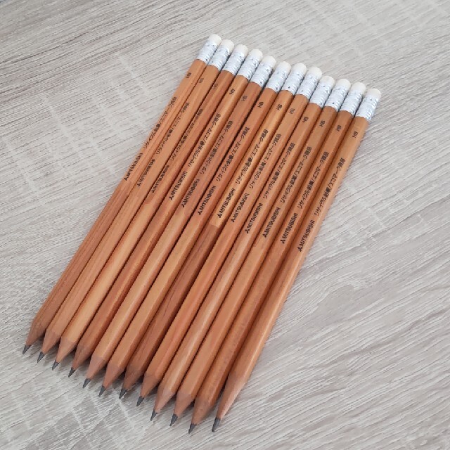 三菱鉛筆(ミツビシエンピツ)の三菱  鉛筆  HB  12本 エンタメ/ホビーのアート用品(鉛筆)の商品写真