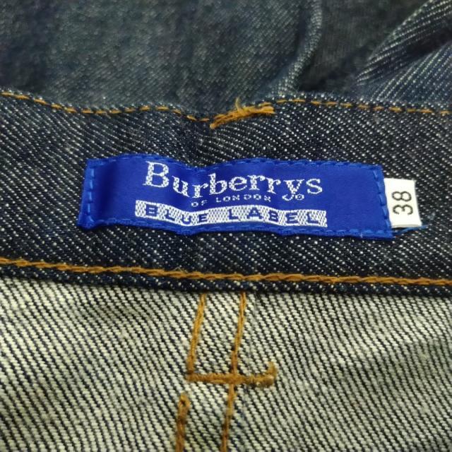 BURBERRY BLUE LABEL(バーバリーブルーレーベル)のバーバリーブルーレーベル ジーンズ 38 M - レディースのパンツ(デニム/ジーンズ)の商品写真