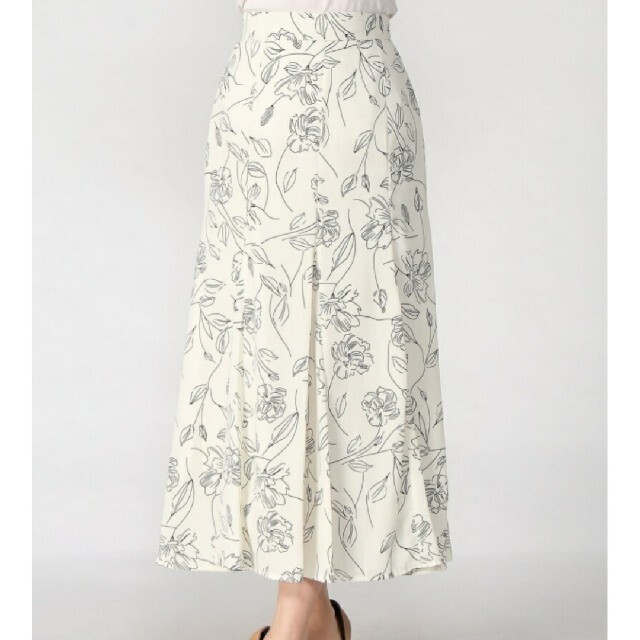 INGNI(イング)のINGNI　花柄　マーメイドスカート　ホワイト レディースのスカート(ロングスカート)の商品写真