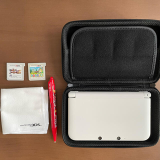 ニンテンドー3DS(ニンテンドー3DS)の【超美品】任天堂3DS ll 本体+カセット2つ付き‼️(携帯用ゲーム機本体)