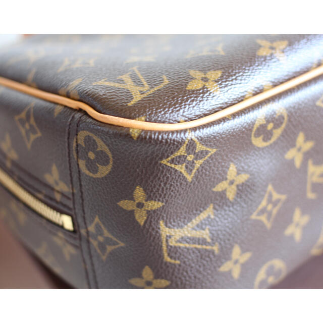 LOUIS VUITTON(ルイヴィトン)のAZ様専用　ルイヴィトン  トゥルーヴィル　美品　ハンドバッグ レディースのバッグ(ハンドバッグ)の商品写真