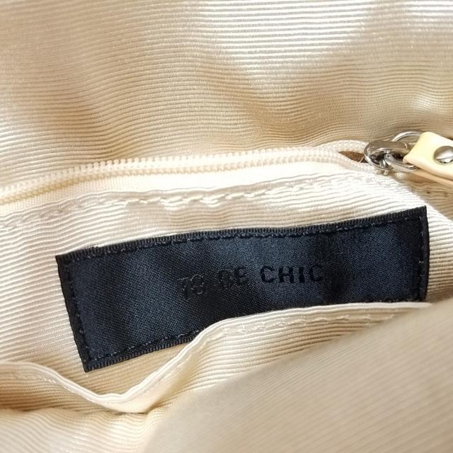 TO BE CHIC(トゥービーシック)のトゥービーシック ハンドバッグ - ベージュ レディースのバッグ(ハンドバッグ)の商品写真