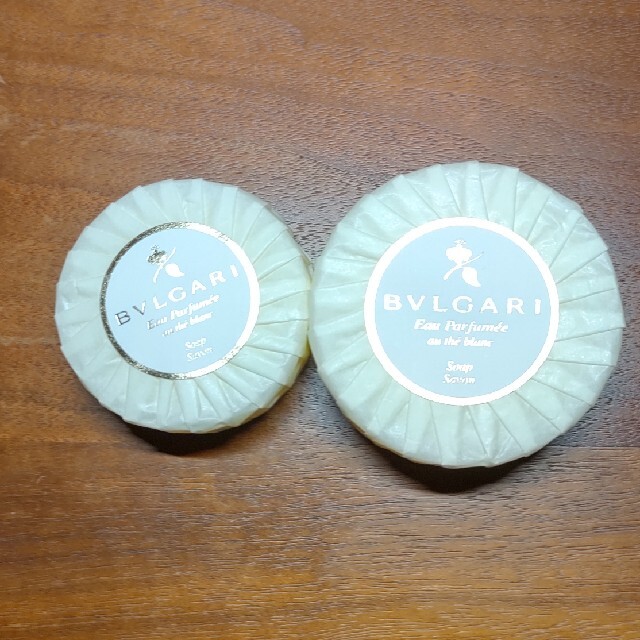 BVLGARI(ブルガリ)のブルガリ オ パフメ オーテ ブラン ソープ 50gと75g セット コスメ/美容のボディケア(ボディソープ/石鹸)の商品写真