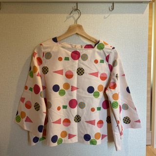 メルロー(merlot)のメルロー　柄　トップス(Tシャツ(長袖/七分))