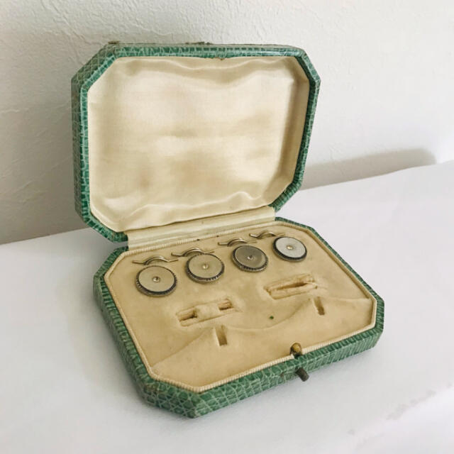 antiquestudsc1900 Studs in box 箱入りボタン 1900年代UKアンティーク