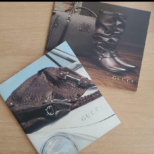 Gucci(グッチ)のグッチ　カタログ　2冊 エンタメ/ホビーの雑誌(ファッション)の商品写真