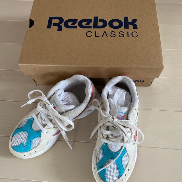 Reebok(リーボック)のReebok CLASSIC ホワイト×ピンク　 キッズ/ベビー/マタニティのキッズ靴/シューズ(15cm~)(スニーカー)の商品写真