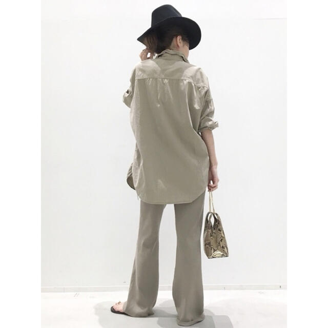 L'Appartement DEUXIEME CLASSE(アパルトモンドゥーズィエムクラス)のtomo様専用 REMI RELIEF CHAMBRAY シャツ レディースのトップス(シャツ/ブラウス(長袖/七分))の商品写真