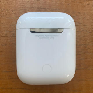 アップル(Apple)のApple 第2世代 エアポッド Apple AirPods 充電ケース付(ヘッドフォン/イヤフォン)