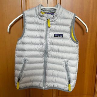 パタゴニア(patagonia)のpatagonia ダウンベスト　4T(ジャケット/上着)