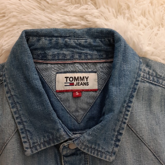TOMMY HILFIGER(トミーヒルフィガー)のTOMMY　JEANS 　デニムシャツ メンズのトップス(シャツ)の商品写真