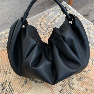 「今季ADD CULUMN ギャザーショルダーバッグ」に近い商品