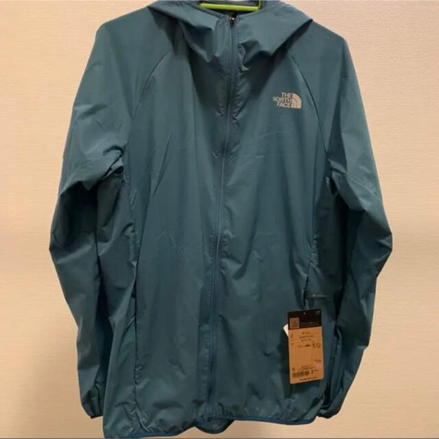 THE NORTH FACE(ザノースフェイス)の新品 タグ付き THE NORTH FACE スワローテイルベントフーディ メンズのジャケット/アウター(ナイロンジャケット)の商品写真