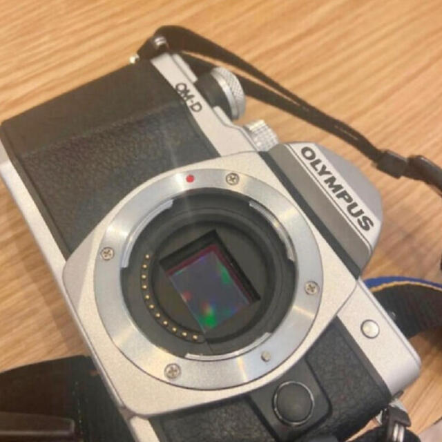 OLYMPUS(オリンパス)の期間限定値下げOM-D E-M10MarkII 14-42mm EZレンズキット スマホ/家電/カメラのカメラ(ミラーレス一眼)の商品写真