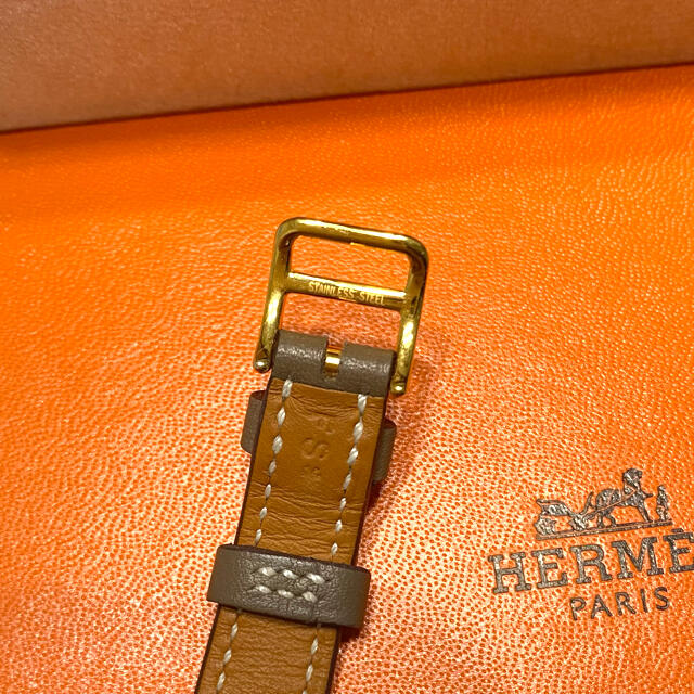 Hermes(エルメス)の替えベルトセット★Hウォッチ　PM  HERMES ゴールド　エトゥープ レディースのファッション小物(腕時計)の商品写真