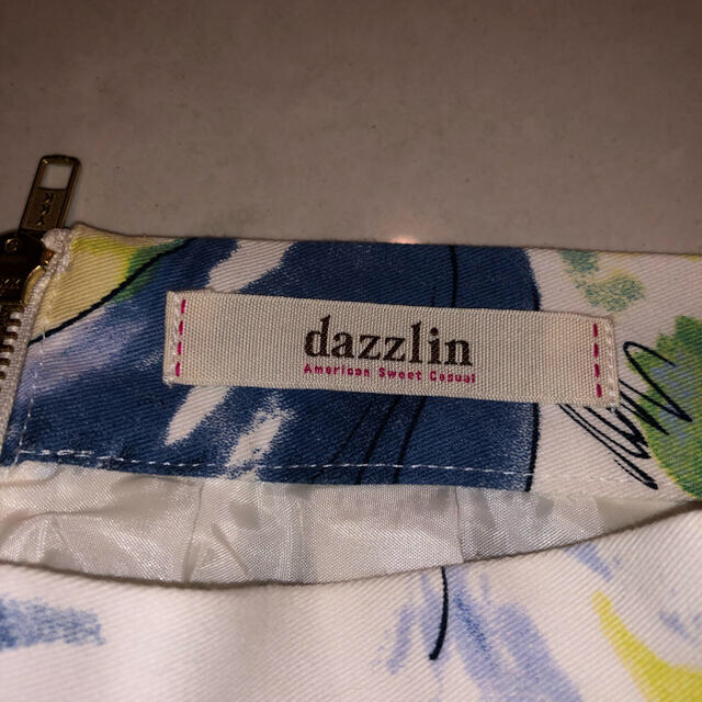 dazzlin(ダズリン)のダズリンフラワー柄スカート レディースのスカート(ひざ丈スカート)の商品写真