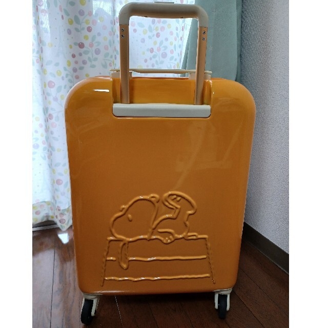 SNOOPY(スヌーピー)のSNOOPYキャリーケース　マスタード色　機内持ち込み可 レディースのバッグ(スーツケース/キャリーバッグ)の商品写真