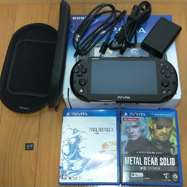 PSVITA 黒PCH2000ZA11　ソフト2ケ　ケース付き