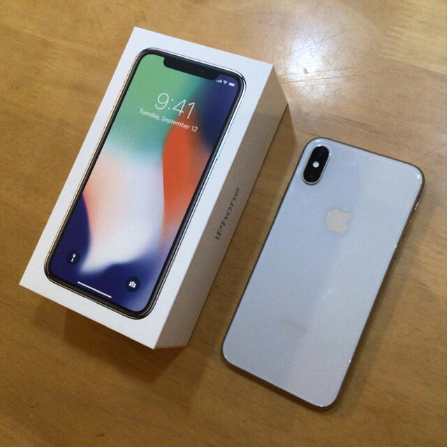 美品 iPhone X シルバー 256GB SIMフリー Apple プレミアム