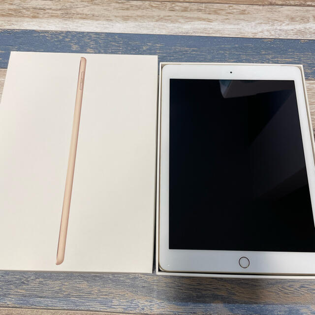 SIMフリー iPad 第5世代32GB セルラーモデル　ゴールドタブレット