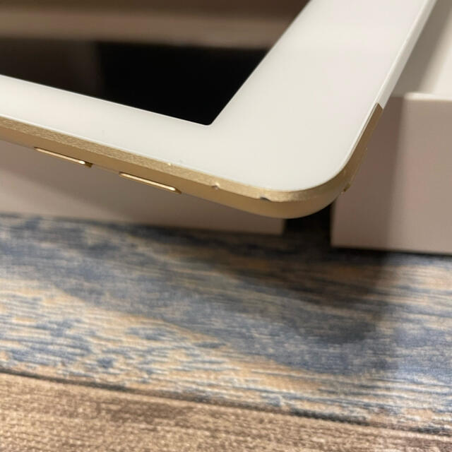 SIMフリー iPad 第5世代32GB セルラーモデル　ゴールド