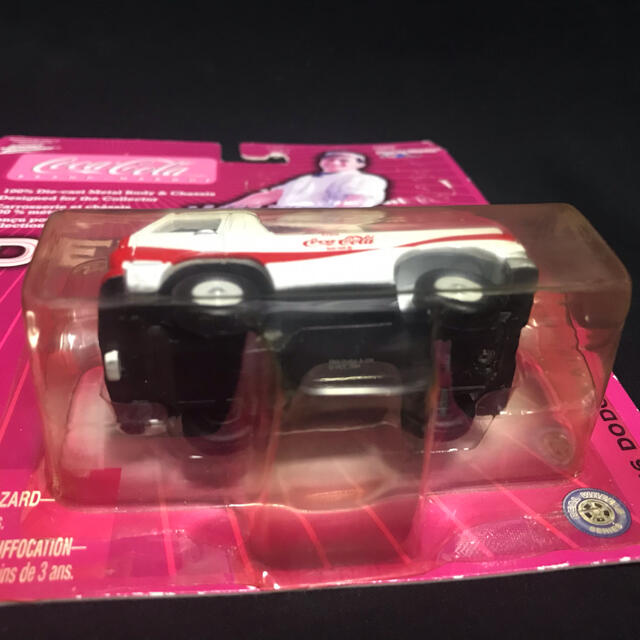 ミニカー コカコーラ 1966 ダッジ A100 ジョニーライトニングの ミニカー コカコーラ 1966 ダッジ A100 ジョニーライトニングの